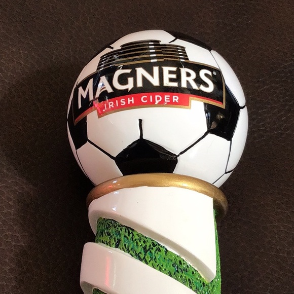 🍻 Magners Beer Tap Handle Football Soccer - Picture 3 of 5